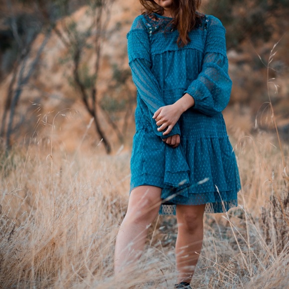 Beautiful delicate dress - Picture 3 of 3